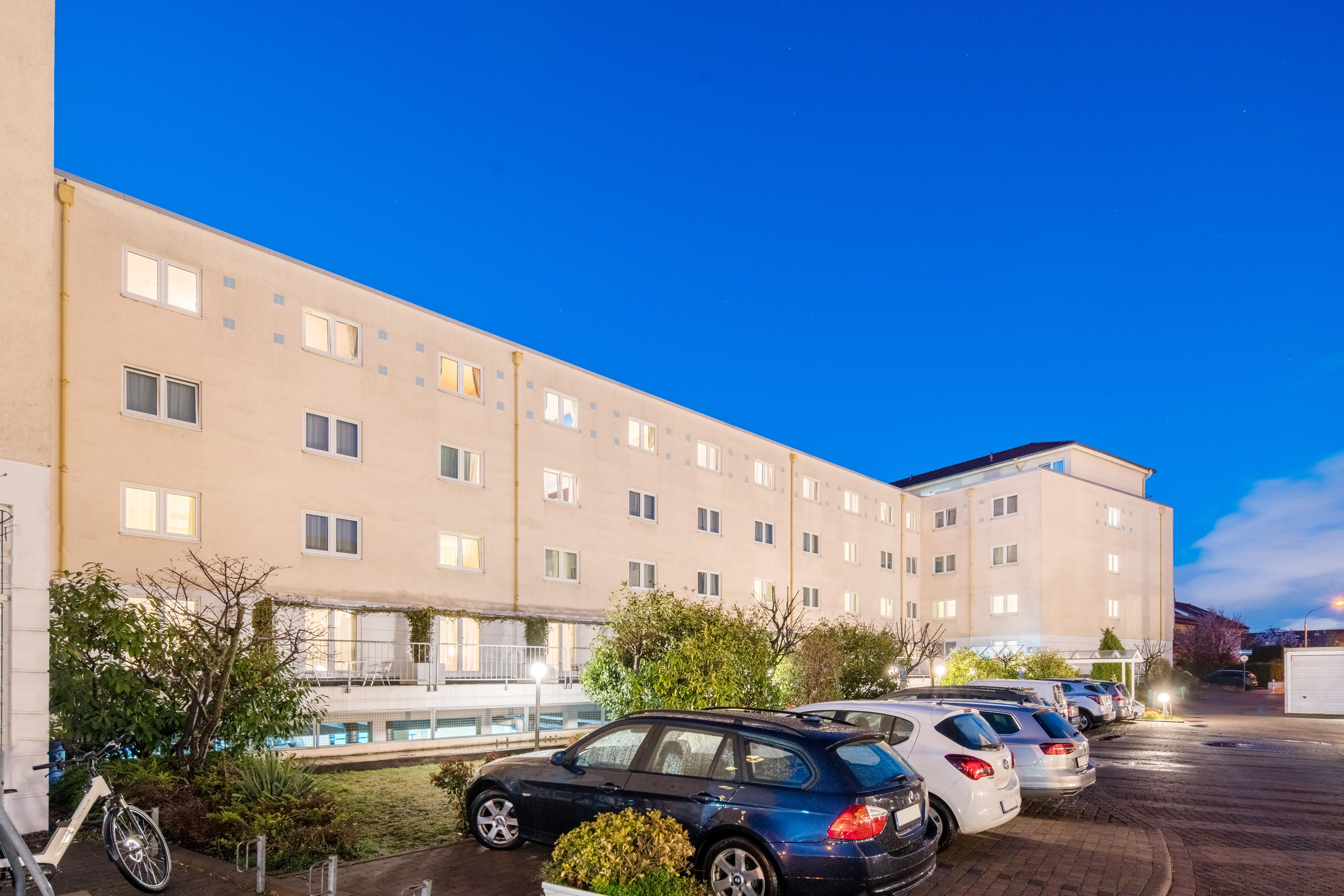 Airways Hotels Frankfurt Airport West Raunheim Bagian luar foto