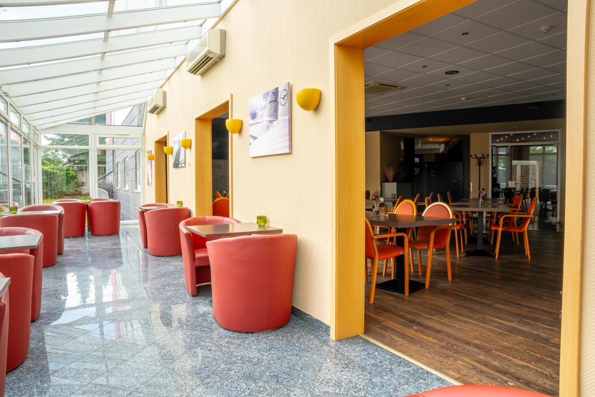 Airways Hotels Frankfurt Airport West Raunheim Bagian luar foto