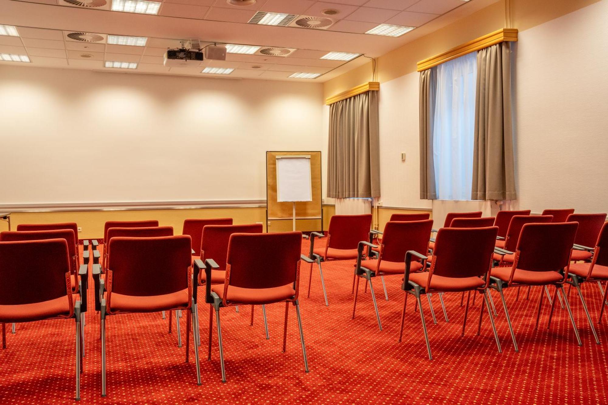 Airways Hotels Frankfurt Airport West Raunheim Bagian luar foto